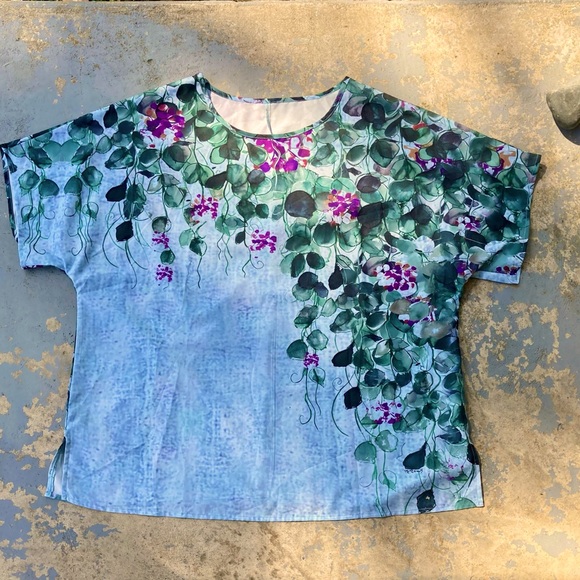 Tops - Women's Short Sleeve Blouse with Plant Print